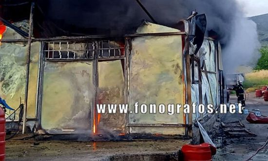 Φθιώτιδα: Φωτιά σε επιχείρηση