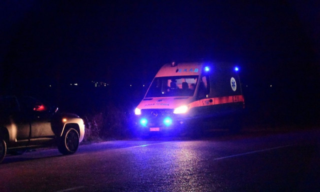 Κερατσίνι: Δίκυκλο παρέσυρε 14χρονη στη Λεωφόρο Σαλαμίνος – Στο νοσοκομείο η ανήλικη και ο αναβάτης