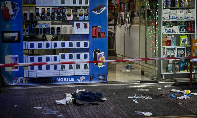 Πυροβολισμοί στην Πατησίων: Ο ένας εκ των δραστών είχε μαχαιρώσει επιχειρηματία σε ουρά σε καντίνα