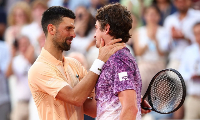 Roland Garros : Ο 19χρονος Φονσέκα απέκλεισε τον Τζόκοβιτς σε αγώνα 5 ωρών!