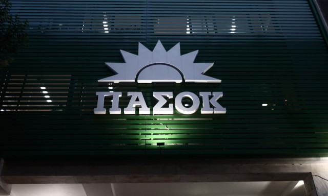 ΠΑΣΟΚ: Η μάχη της Κεντροαριστεράς με Τσίπρα και το νέο μέτωπο με τις δημοσκοπήσεις