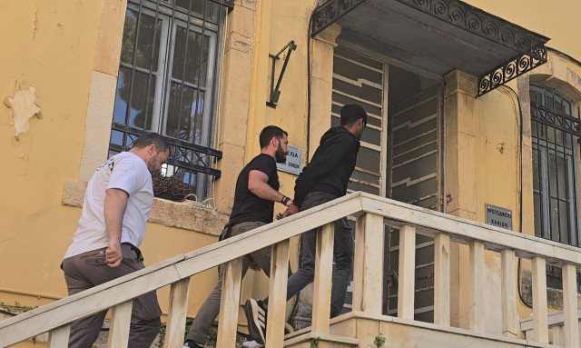 Κακοποίηση 3χρονης: Με ψεύτικα στοιχεία η μητέρα, στην Ελλάδα χωρίς χαρτιά ο Πακιστανός σύντροφος
