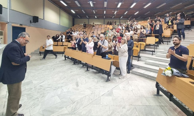 Αλκιβιάδης Δερβιτσιώτης: Συγκίνηση στο τελευταίο του μάθημα στη Νομική Κομοτηνής