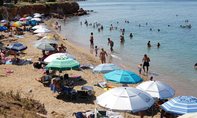 Καιρός: Ξεπέρασε τους 34°C η μέγιστη θερμοκρασία στη χώρα την Κυριακή