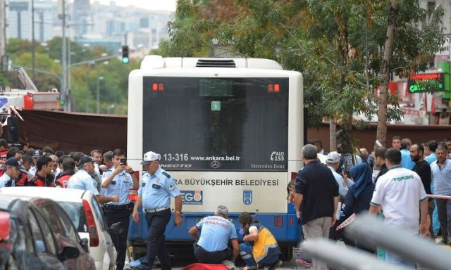 Στις φλόγες λεωφορείο στην Τουρκία: Οκτώ νεκροί ανάμεσά τους αγοράκι 9 μηνών - 33 τραυματίες