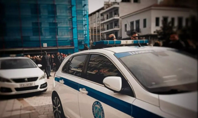 Λαμία: Στη φυλακή οι τρεις Ρομά που ξήλωσαν την πόρτα σπιτιού για να κλέψουν