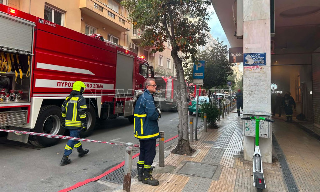 Φωτιά σε υπόγειο καταστήματος στο Κολωνάκι: Διακοπή κυκλοφορίας στην οδό Σκουφά - Δείτε εικόνες