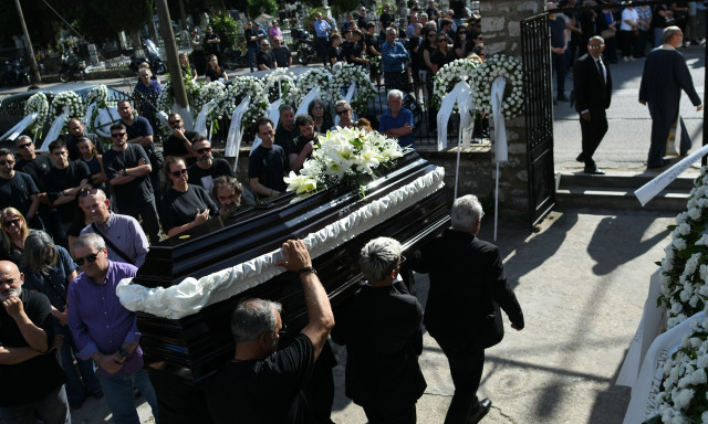 Μάριος Οικονόμου: Συγκίνηση και οδύνη στην κηδεία του παλαίμαχου ποδοσφαιριστή