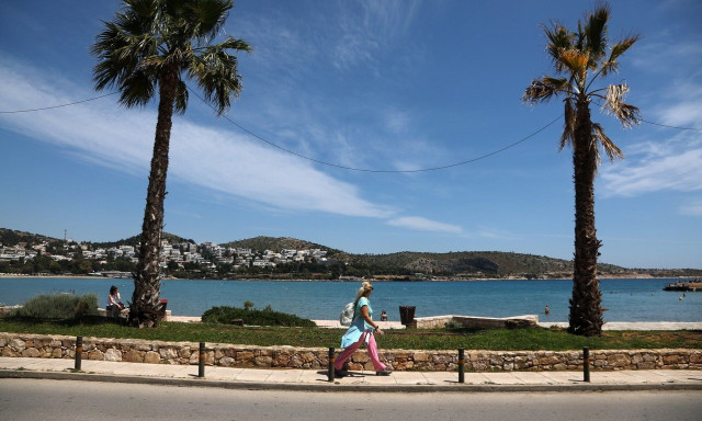 Καιρός: Στους 34 βαθμούς η θερμοκρασία την Τρίτη – Πού θα σημειωθούν μεμονωμένες καταιγίδες