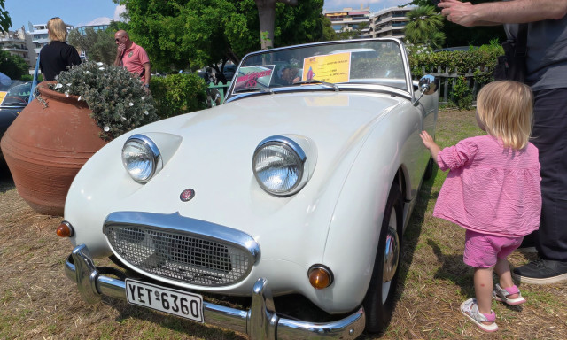 Alimos Classic Car Sunday: Κλασικά αυτοκίνητα, εντυπωσιακά supercars και ρεκόρ επισκεπτών