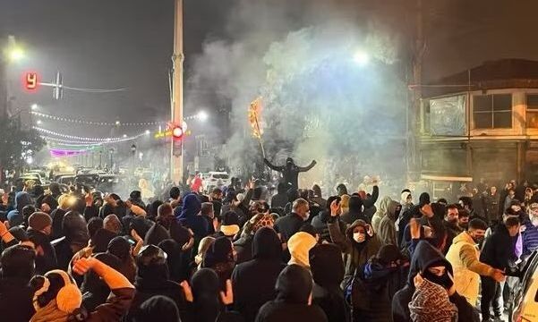 Ιράν: Απαγχονίστηκε διαδηλωτής που συμμετείχε στην εξέγερση του Ιανουαρίου