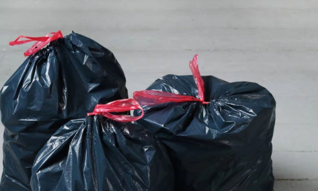 Πόλη ερευνά κατοίκους που δεν έχουν βγάλει τα σκουπίδια τους εδώ και ένα χρόνο: Ο δήμος έχει υποψίες