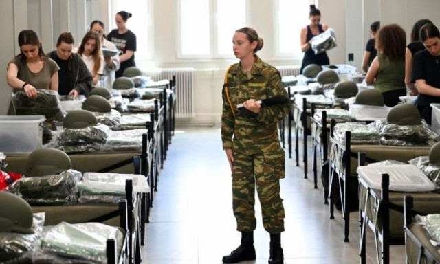 Δένδιας για εθελοντική στράτευση γυναικών: «Πράξη ευθύνης, προσφοράς και εμπιστοσύνης»
