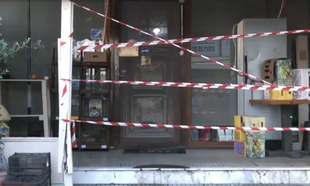 Τροχαίο στη Θεσσαλονίκη: Βίντεο ντοκουμέντο με το αυτοκίνητο που “εισέβαλε” μέσα σε κατάστημα