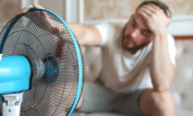 Πότε ο ανεμιστήρας βοηθάει στη ζέστη και πότε μπορεί να επιδεινώσει το θερμικό στρες