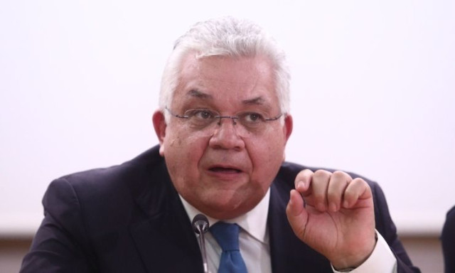 Επίθεση με τρικάκια στο σπίτι του υφυπουργού Παιδείας Νίκου Παπαϊωάννου - «Δεν με εκφοβίζουν»