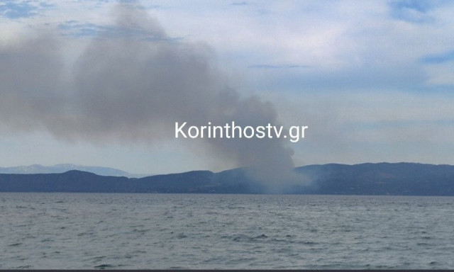 Φωτιά τώρα στο Λουτράκι Κορινθίας – Δίπλα στη λίμνη Βουλιαγμένης