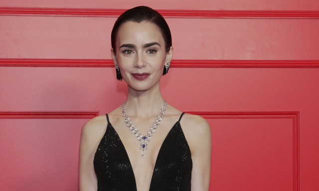 Η «Emily επέστρεψε στο Παρίσι»: Στον τελικό του Roland Garros η Lily Collins με τον σύζυγό της