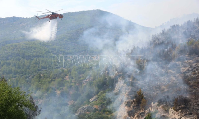 Φωτιά στο Λουτράκι: Τι δήλωσε κάτοικος στο Newsbomb – Δείτε φωτογραφίες και βίντεο