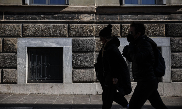 ΙΟΒΕ: Πρόοδος στους οικονομικούς δείκτες, παραμένουν οι προκλήσεις στην καθημερινότητα