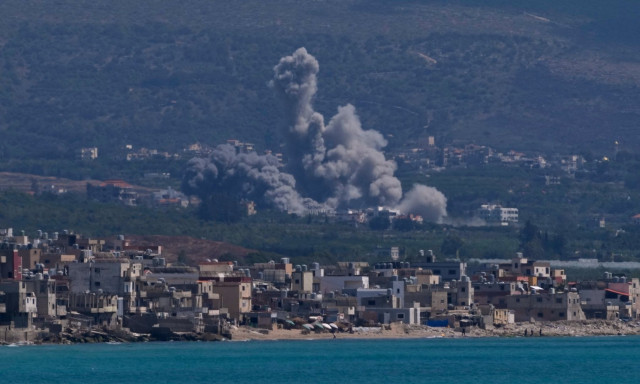Νέο αιματοκύλισμα στον νότιο Λίβανο: 14 νεκροί από ισραηλινά πλήγματα – Το Ιράν προειδοποιεί
