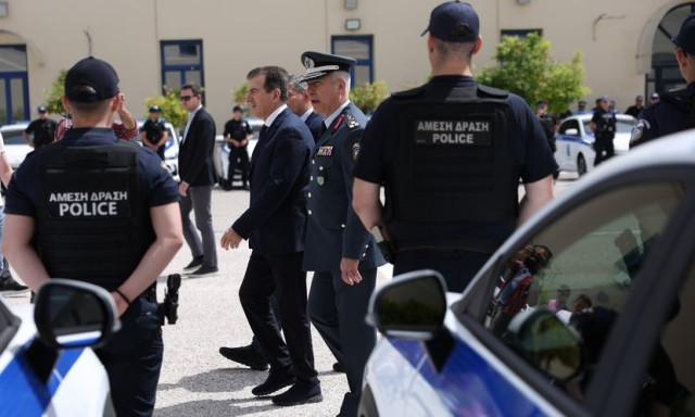Χρυσοχοΐδης για τροχαίο στην Καλλιθέα: «Έτρεχε με 168χλμ στη Θησεώς και διαμελίστηκε»