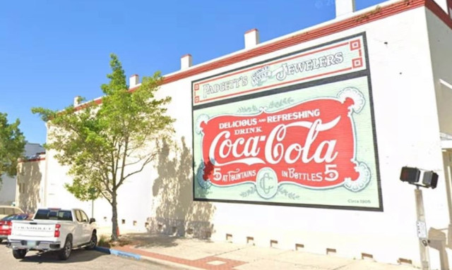 Πόλη των «μυστικών εκατομμυριούχων» της Coca-Cola:Πώς ένας τραπεζίτης έκανε πλούσιες τις οικογένειες