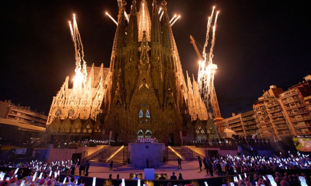 La Sagrada Familia: Όσα έγιναν στα εγκαίνια, 144 χρόνια μετά την έναρξη κατασκευής της