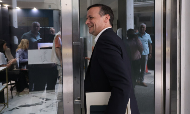 Υπουργείο Εσωτερικών κατά Χάρη Δούκα: Να μελετήσει ή έστω να ρωτήσει το ChatGPT
