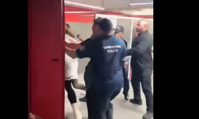 Video - Η σοκαριστική επίθεση του Ταϊρίκ Τζόουνς στον Κέντρικ Ναν