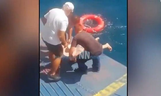 Ρίο - Αντίρριο: Φέρι μποτ έσωσε 70χρονη λουόμενη που παρασύρθηκε από ρεύματα
