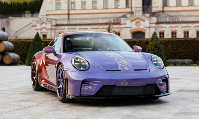 Η Porsche δημιούργησε μία μοναδική 911 GT3 που αλλάζει χρώμα ανάλογα με τη γωνία