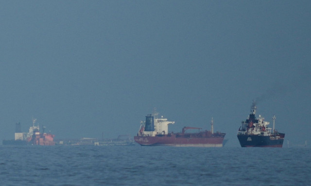Μεγάλη πτώση στις τιμές του πετρελαίου μετά τη συμφωνία ΗΠΑ-Ιράν – Κοντά στα 80 δολάρια το Brent