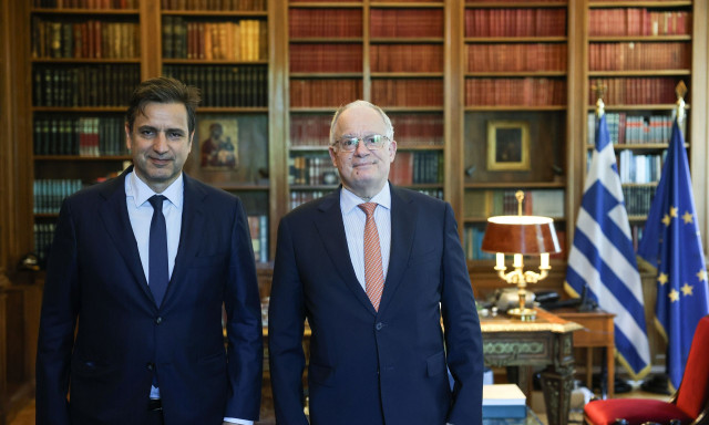 Συνάντηση Κωνσταντίνου Τασούλα με Μιχάλη Στασινόπουλο για την ενίσχυση της βιομηχανίας