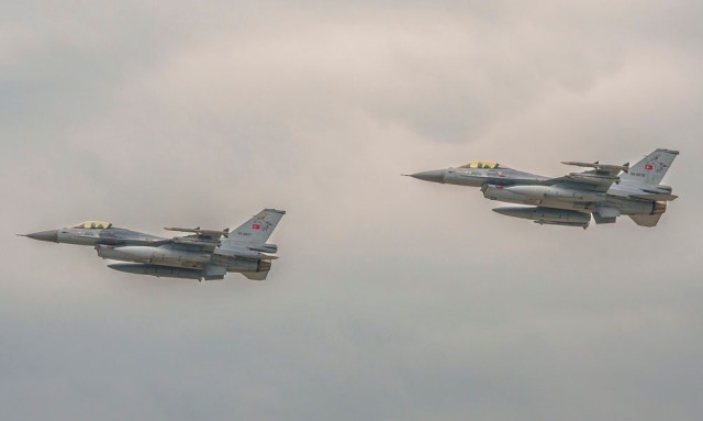 Τουρκικές παραβιάσεις στο Αιγαίο: Drones και F-16 «έγραψαν» 10 παραβάσεις στο FIR Αθηνών