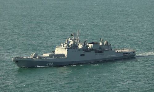 Ρωσική φρεγάτα έριξε προειδοποιητικά πυρά σε βρετανικό γιοτ στη Μάγχη