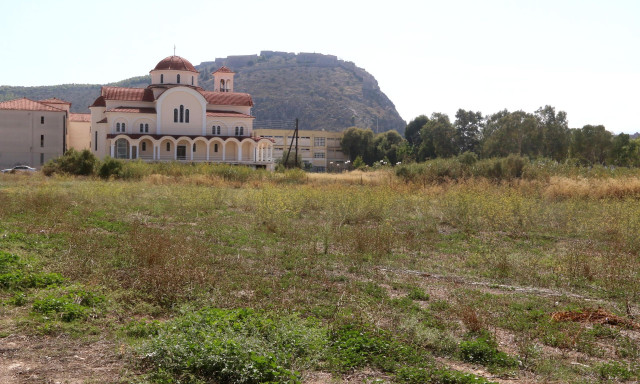 Ακαθάριστα οικόπεδα: Τι ισχύει με τις εργασίες - Έως τη Δευτέρα ο υποχρεωτικός καθαρισμός