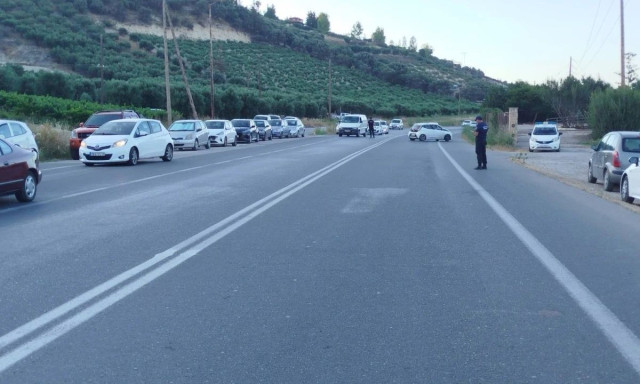 Κυκλοφοριακό χάος στον ΒΟΑΚ λόγω τροχαίου στο ύψος των Γουβών