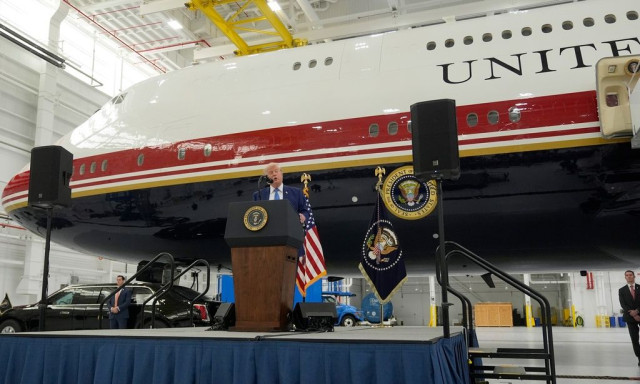 Ο Τραμπ παρέλαβε το νέο Air Force One, δώρο του Κατάρ, και ετοιμάζει ταξίδι σε Τουρκία