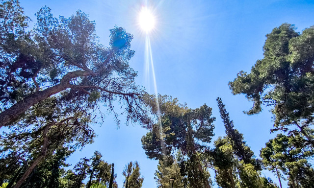 Καιρός: Στους 35℃ σήμερα η θερμοκρασία – Πού θα εκδηλωθούν μπόρες και καταιγίδες