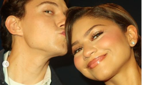 Η τρυφερή φωτογραφία της Zendaya με τον Tom Holland να την φιλά στη Ρώμη