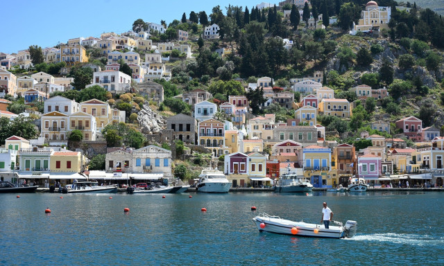 Αμερικανοί φεύγουν από τις ΗΠΑ: Η Ελλάδα στους top προορισμούς «χρυσής βίζας»