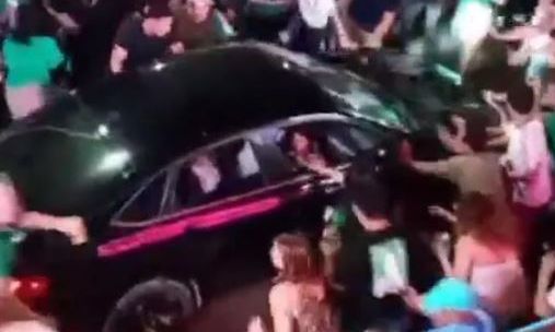 Συναγερμός στο Μεξικό: Αυτοκίνητο έπεσε πάνω σε οπαδούς του Μουντιάλ που πανηγύριζαν - 17 τραυματίες