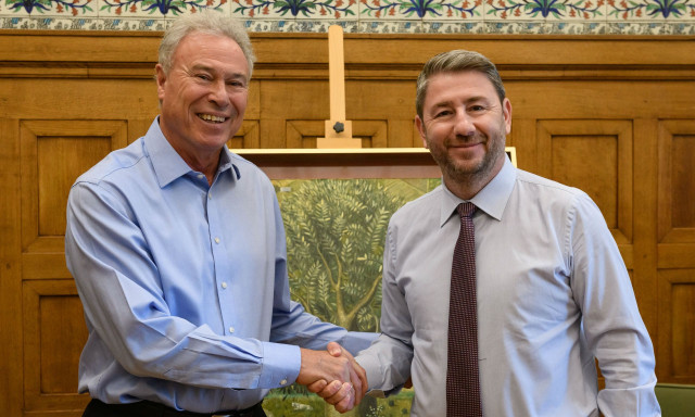 Ο Ανδρουλάκης ρίχνει... Σγουρό απέναντι σε Δούκα