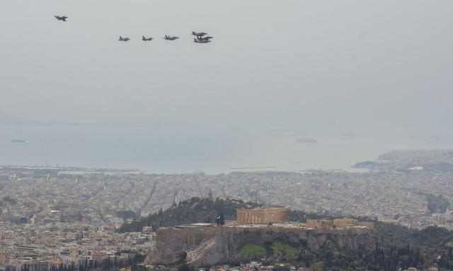 Δοκιμαστικές πτήσεις μαχητικών αεροσκαφών στην Αττική σήμερα