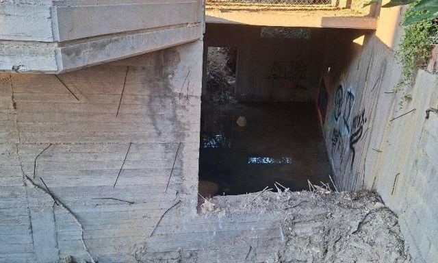 Υγειονομική «βόμβα» στην καρδιά του Ρεθύμνου: Ανεξέλεγκτα λύματα σε ημιτελή οικοδομή