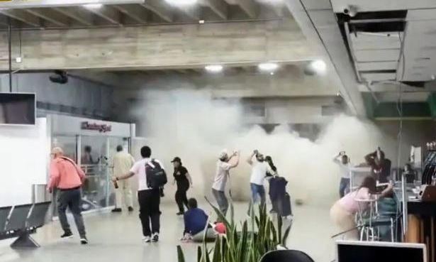Βενεζουέλα: Η στιγμή που τα 7.5 Ρίχτερ «χτυπούν» αεροσκάφος στο Καράκας λίγο πριν από την απογείωση