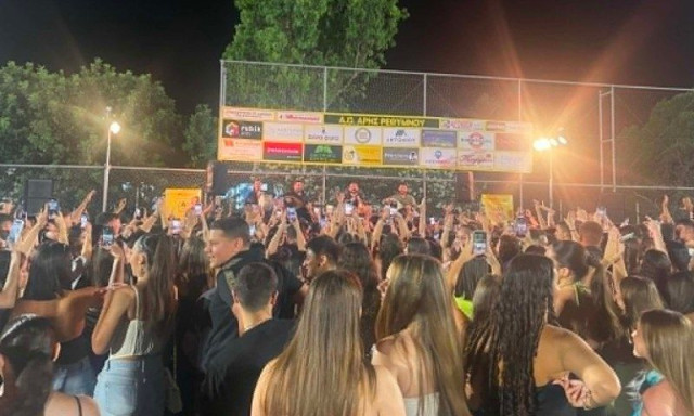 Χρειάστηκε μόνο ένα τραγούδι! Ο Γρηγόρης Σαμόλης γέμισε σε δευτερόλεπτα την πίστα στα Μισίρια