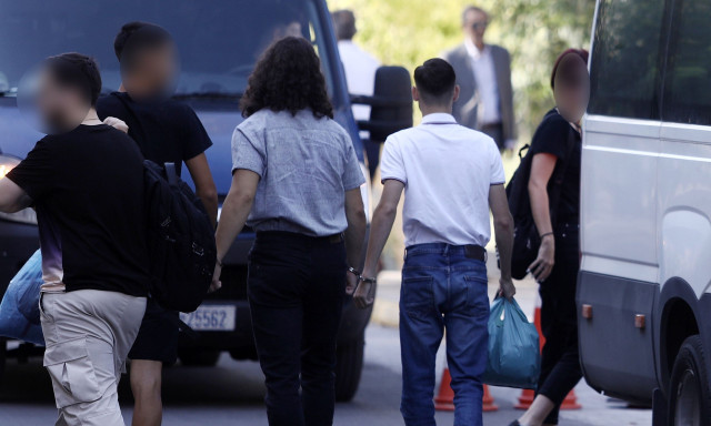 Καλλιθέα: Απολογούνται οι 7 συλληφθέντες για τη δολοφονία του 15χρονου