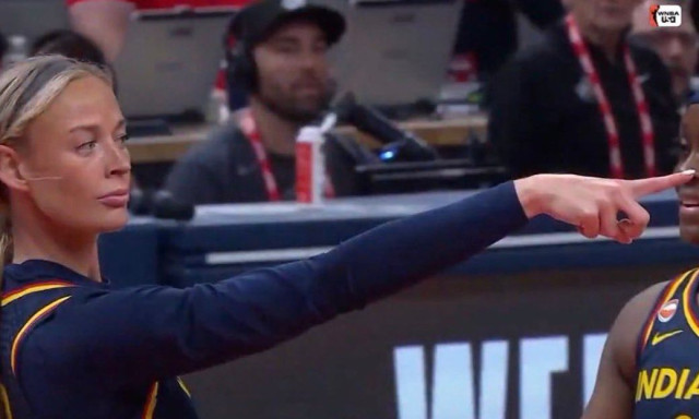 WNBA: Την έδειχνε με το δάχτυλο επί 36 δευτερόλεπτα και την έκανε να χάσει τη βολή